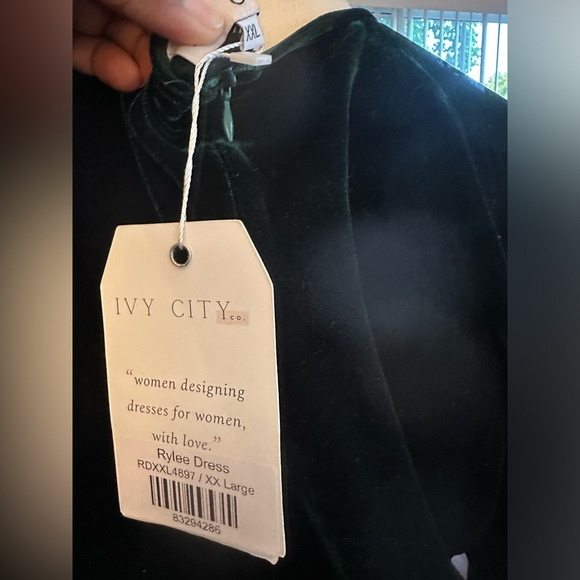 ❌SOLD❌Ivy City Co NWT Rylee Dress in Emerald size XX Large - Picture 5 of 5